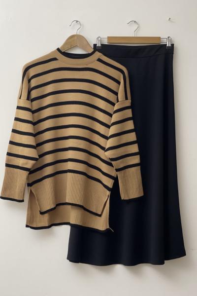 Bisiklet yaka çizgili triko Kazak Camel SLT30140