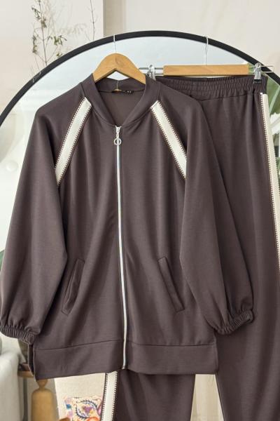 Cepli fermuarlı şeritli Oysh Takım Kahverengi TCN40113