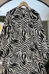 Kemerli Boydan Düğmeli Zebra Elbise Siyah UMS50150