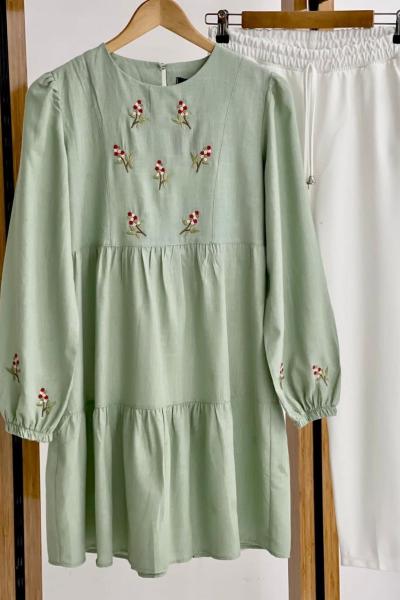 Kol ön nakış işlemeli keten tunik mint PNK1589