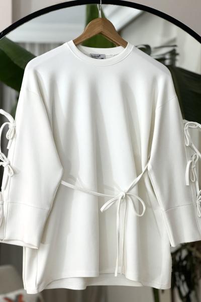 Kol üç biyeli Seyyar Kuşaklı Tunik Beyaz BK9523