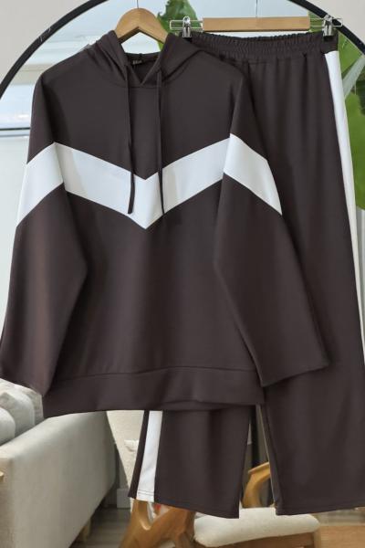 Kol ve ön beyaz şeritli Kapşonlu ikili Takım Kahve TCN40125