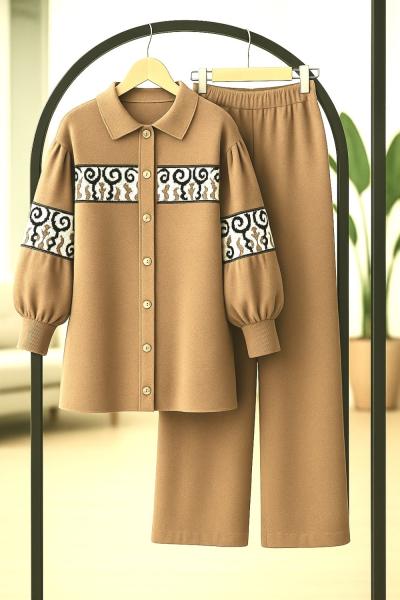 Nakış İşlemeli Triko Takım Camel TCN40139