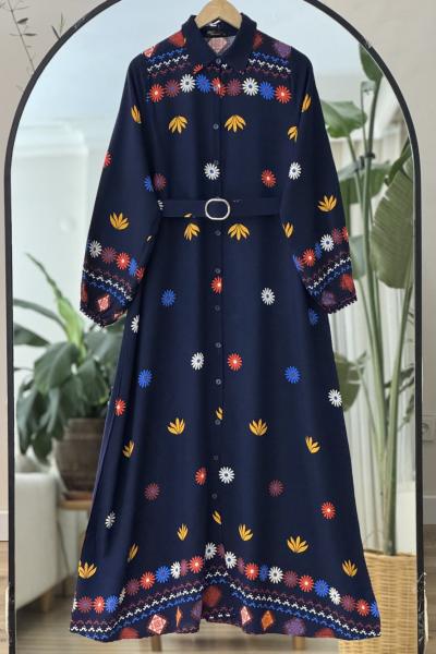 Papatya Desenli Kemerli Tesettür Elbise Lacivert UMS50271