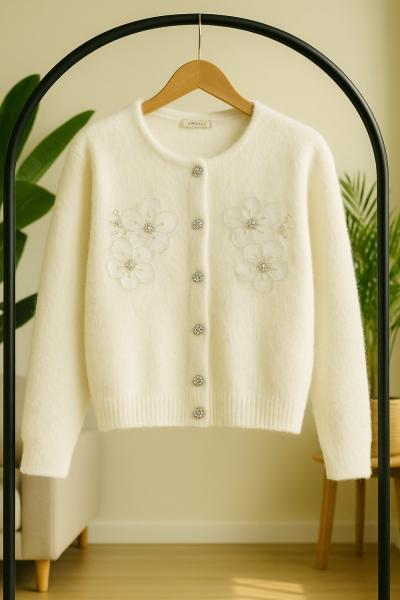 Papatya işlemeli yumoş kısa Hırka Ekru HT8035