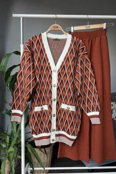 Pattern  hırkalı Triko takım tarcın-beyaz  TCN4008