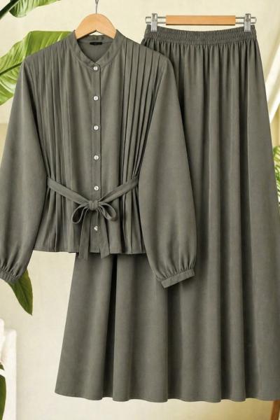 Pileli  metal düğme etek bluz Takım Yeşil BK9569