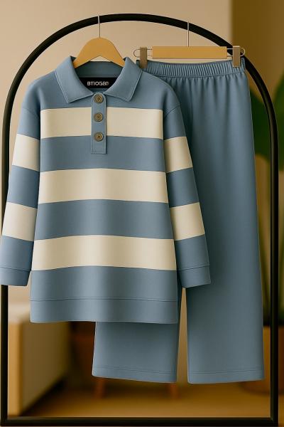 Yaka düğmeli Geniş  çizgili Triko Takım Mavi TCN40135