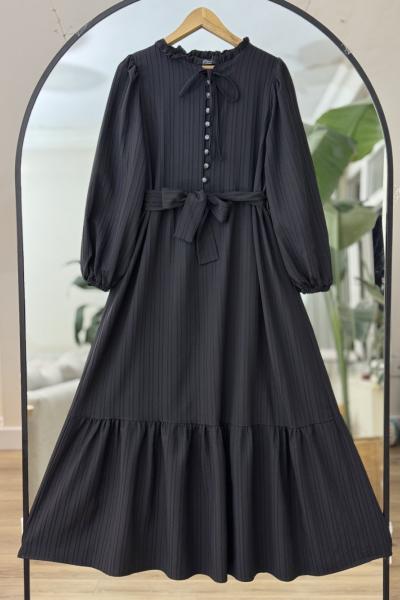 Yaka fırfırlı önü düğmeli tesettür elbise Siyah NW6051