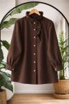Yaka fırfırlı taş düğmeli tunik kahverengi TB8064